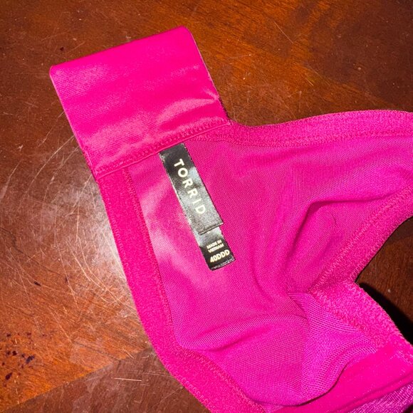 Brand New - Torrid XO Plunge Push-Up Bra - Picture 2 of 5